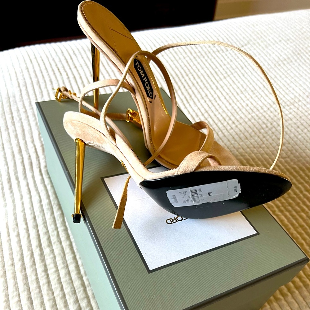 TOM FORD. Lock sandal. Nude. Size 41. New with tags